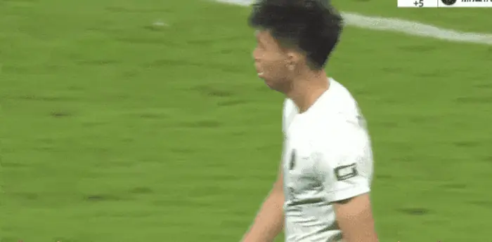 比赛激烈对抗